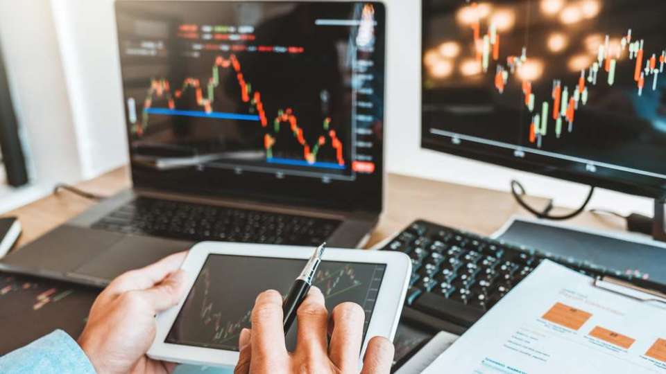 刻意的人為因素 給投資人汲取利潤之機
