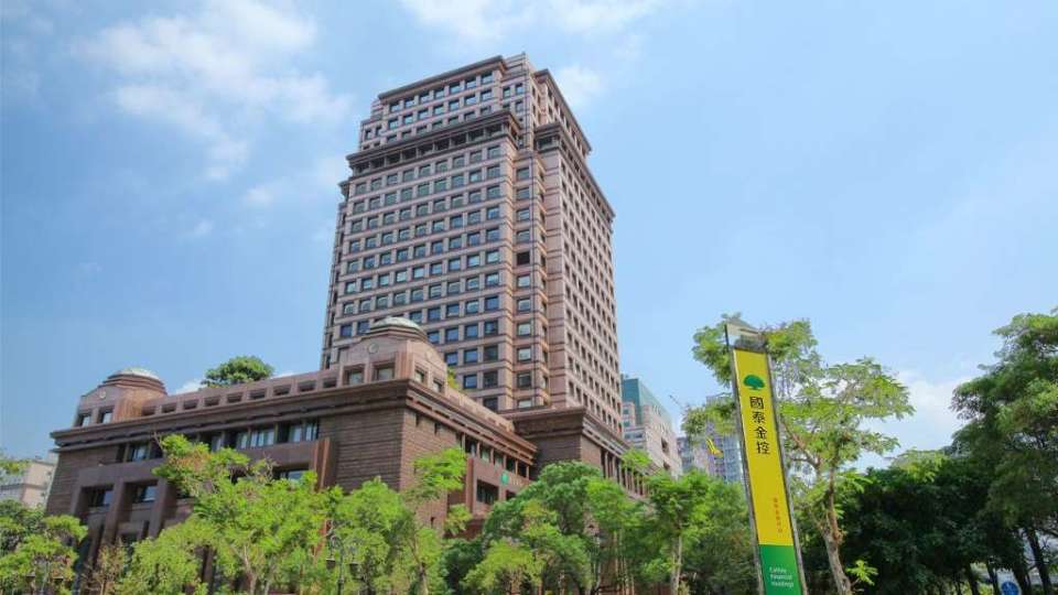 國泰投信誤買世芯股票生波 國泰金：郭明鑑未注意規範 漏報投信利關人