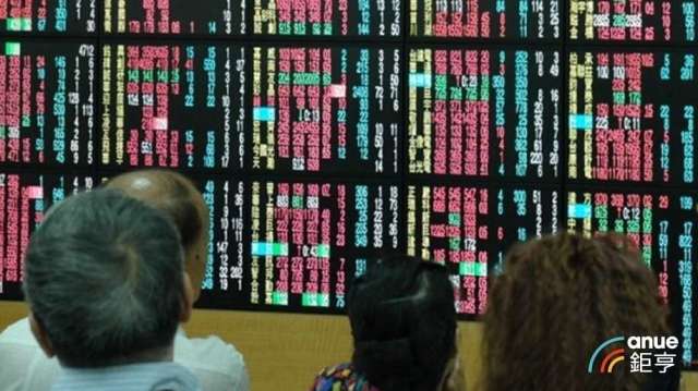 〈台股風向球〉外資賣壓下守穩4萬6 重量級法說、6月營收助攻4萬8