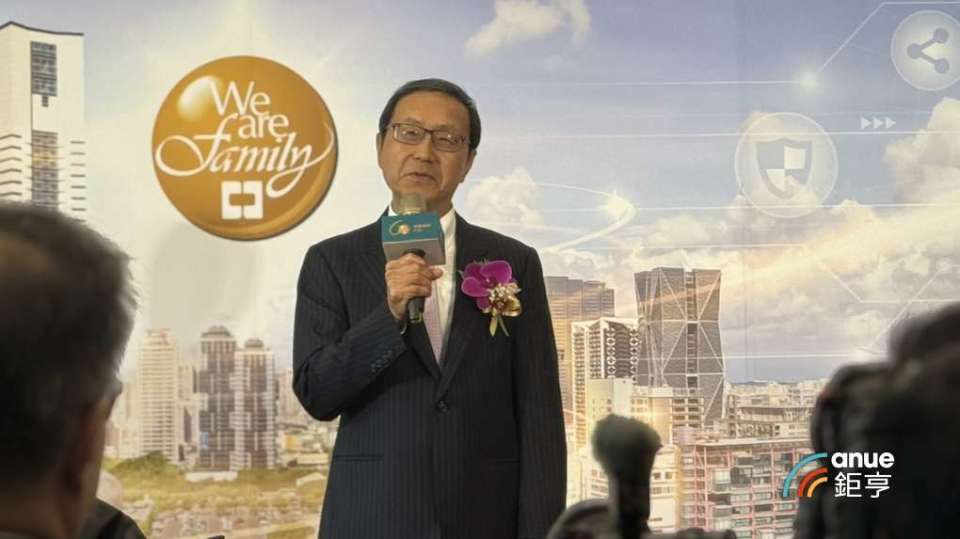 中信銀亞灣旗艦分行開幕占地近500坪 陳佳文：高資產業務市占居冠