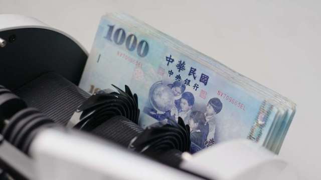 史上最強上半年！13家金控狂賺4408億元 銀保證全面開花