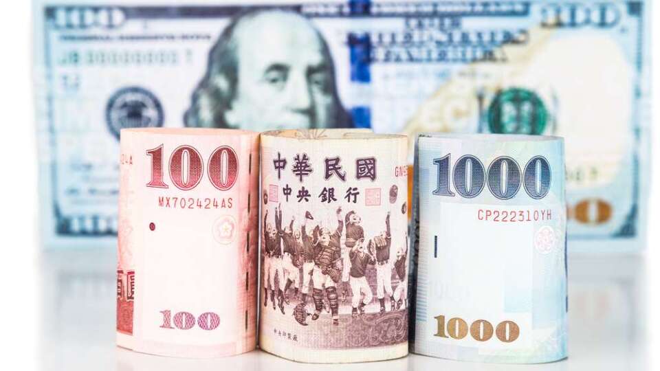 〈台幣〉貶轉升收32.305元 量能急凍觀望Fed決策