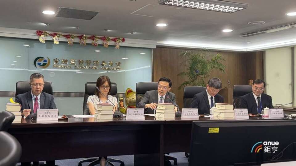 金管會點頭！首批7銀行獲准採IRB法Q4生效 釋放長期配息彈性