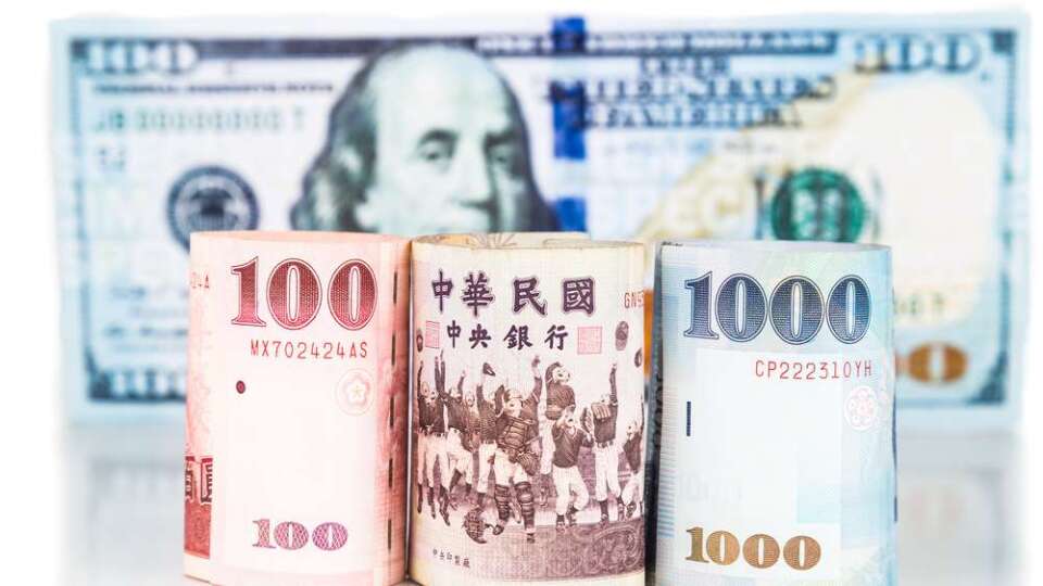 〈台幣〉股匯齊挫！一度摜破32.3關卡 中止連2升收32.288元