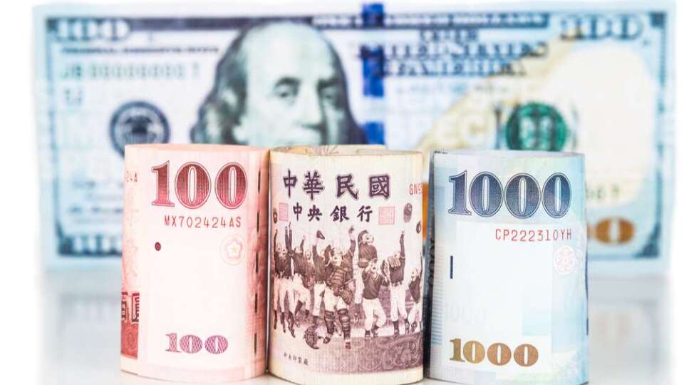 〈台幣〉熱錢撤出股匯雙殺 放量貶近1角收31.728元